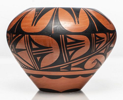 Donald Chinana Jemez Southwest Pottery Vase
