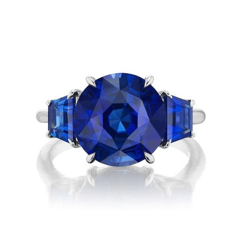EXCLUSIVE SAPPHIRE RING