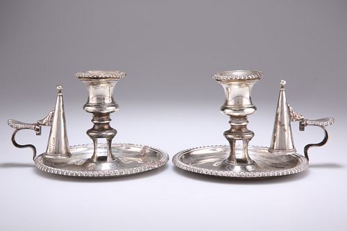 A PAIR OF GEORGE IV SILVER CHAMBERSTICKS, by John & Thomas 