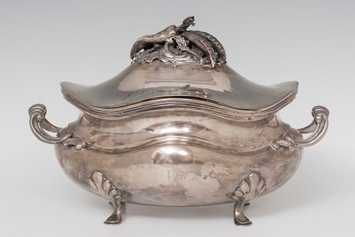 Punched silver tureen. Platero CARDENAS. Seville. S.XVIII - pp S.XIX.