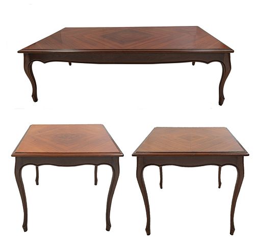 Lote de 3 mesas. SXX. Consta de: Par de mesas laterales y mesa de centro. Elaboradas en madera. Soportes semicurvos.