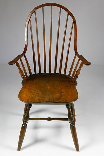 New England Continuous Arm Bow-back Windsor Armchair, 18th Century