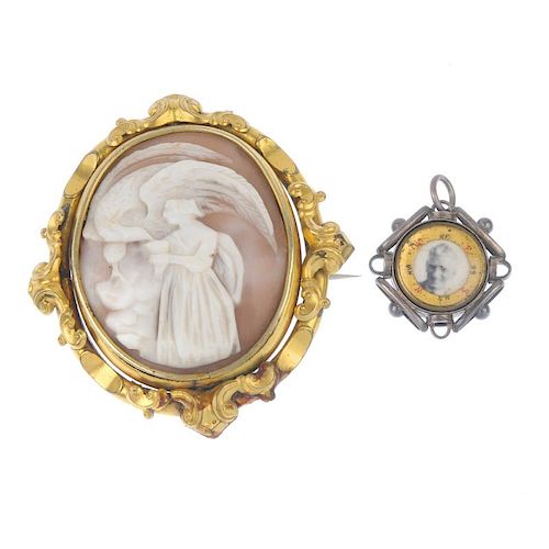 A selection of jewellery. To include a revolving cameo depicting Hebe and her father Zeus, represent