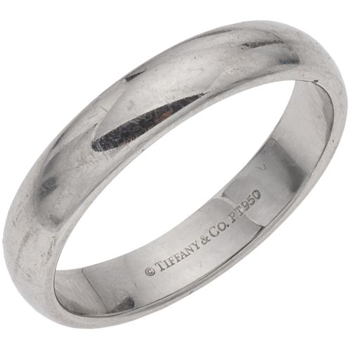 RING IN PLATINUM, TIFFANY & CO. Weight: 9.5 g. Size: 10 ¾