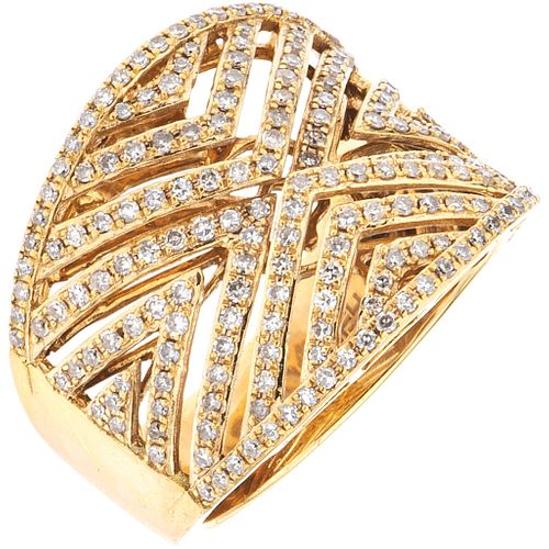 RING WITH DIAMONDS IN 14K YELLOW GOLD, EFFY 8x8 cut diamonds ~1.0 ct. Weight: 9.0 g. Size: 7 ¼