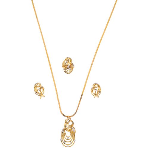 SET OF CHOKER, PENDANT, RING AND PAIR OF EARRINGS WITH DIAMONDS IN 14K YELLOW GOLD Brilliant cut diamonds ~1.20 ct