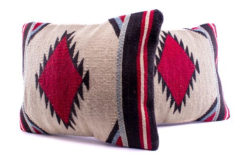 First Mesa Wool Set of Two Pillows Pedro Gutierrez