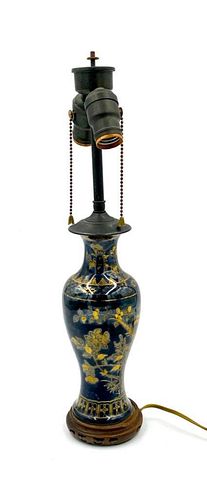Chinese Porcelain Boudoir Lamp
