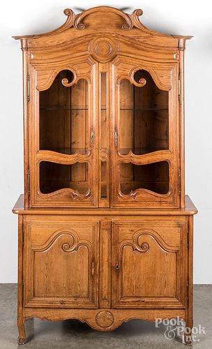 French Provincial pine cupboard, 19th c.