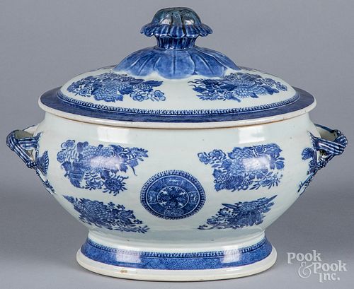 Chinese export porcelain blue Fitzhugh tureen