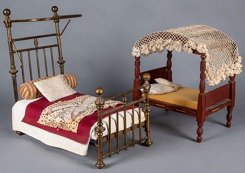Two doll canopy beds