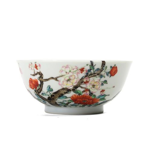 A WHITE-GROUND FAMILLE-ROSE 'FLOWERS' BOWL