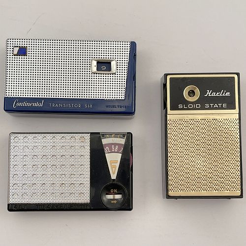 Vintage Halie Continental and NT-620 Transistor Radios
