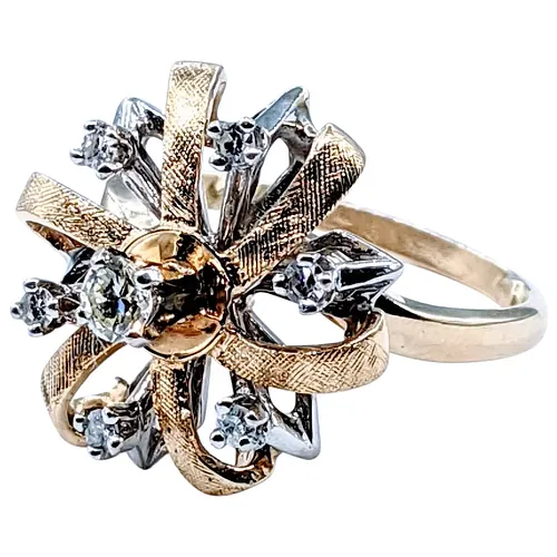 Cheerful Diamond and Yellow Gold Bow Ring