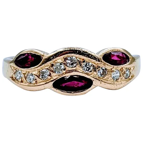Gorgeous 18k Ruby and Diamond Ring