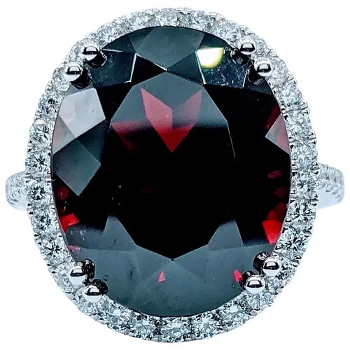 Exquisite Garnet and White Diamond Cocktail Ring