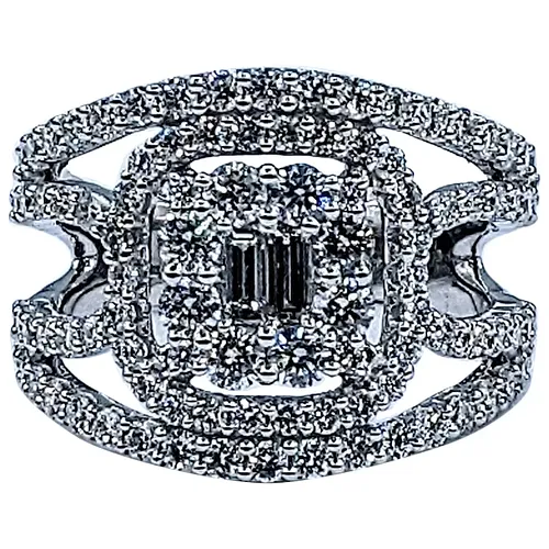 Sophisticated Multi-Cut Diamond Ring