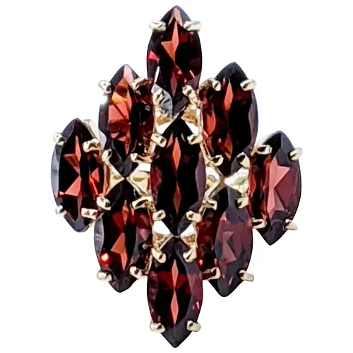 Fabulous Garnet & Solid Gold Cocktail Ring