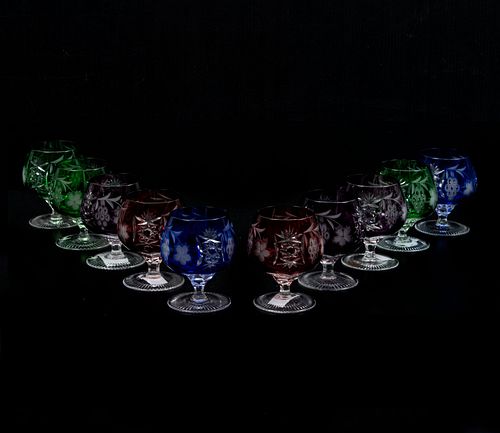 Lote de copas para cognac. Origen europeo, SXX. Elaboradas en cristal de Bohemia. Decorada con elementos facetados en colores.