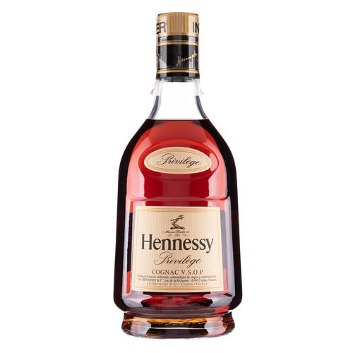Hennessy Privilege. V.S.O.P. Cognac. France. En presentación de 700 ml.