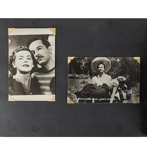 Álbum Cinematográfico de la Edad de Oro en México. Ca. 1950. 18 fotografías y 26 fotopostales.