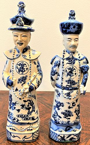 2 Blue & White Chines Male Figurines