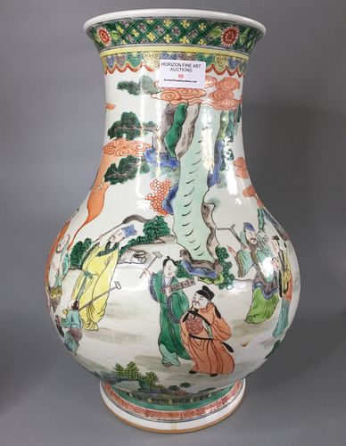 A LARGE CHINESE FAMILLE VERTE VASE,HAND PAINTED FIGURES,H 38CM