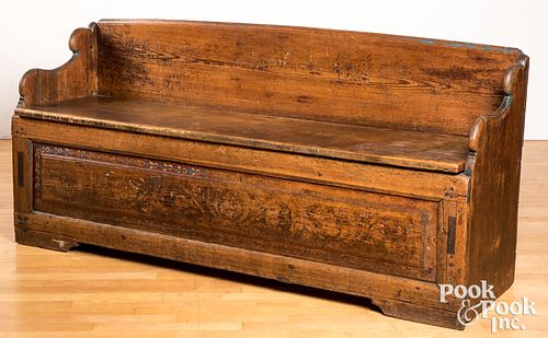 Scandinavian pine bench, 18th/19th c.