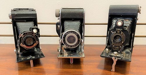 Collection Antique Cameras, Kodak, Foldex, etc. 