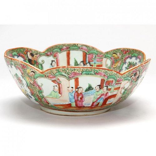 Chinese Export Rose Medallion Serving Bowl