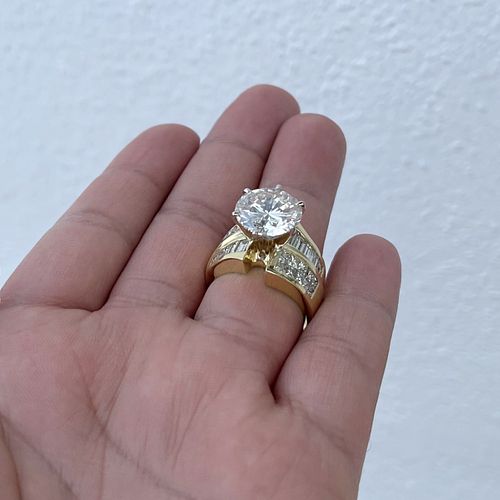 10.12ct Diamond and 18K Engagement Ring