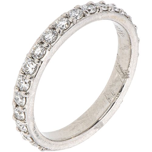MEDIA CHURUMBELA CON DIAMANTES EN PLATINO con diamantes corte brillante ~0.63 ct. Peso: 3.8 g. Talla: 5 ¼ | HALF ETERNITY RING WITH DIAMONDS IN PLATIN