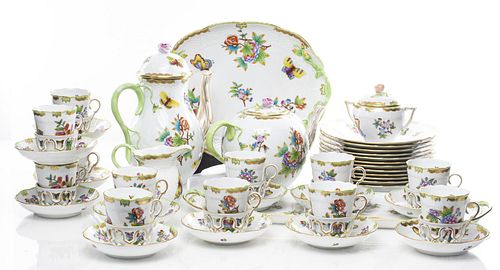 Herend 'Queen Victoria’ Porcelain Service, 42