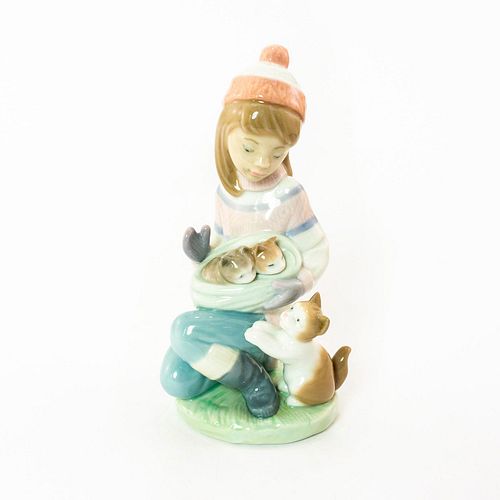 Friday's Child (Girl) 1006020 - Lladro Porcelain Figurine