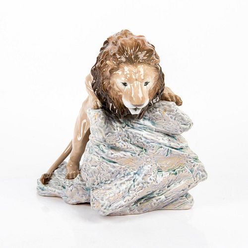 Lion Pouncing 1008656 - Lladro Porcelain Figurine