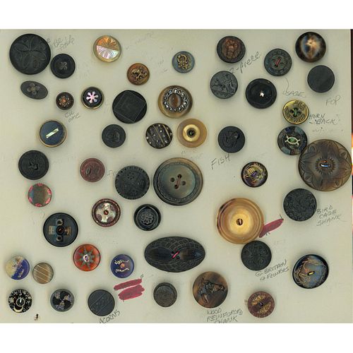 FULL CARD OF ASSORTED DIV 1 HORN BUTTONS INCL. INLAYS.