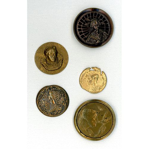 A SMALL CARD OF DIV 1 HEAD BUTTONS INCL VELVET BACK