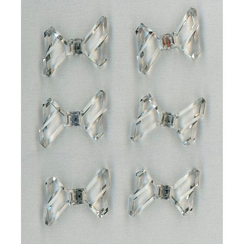 A SMALL CARD OF COOL DIV 3 CRYSTAL GLASS BOW BUTTONS