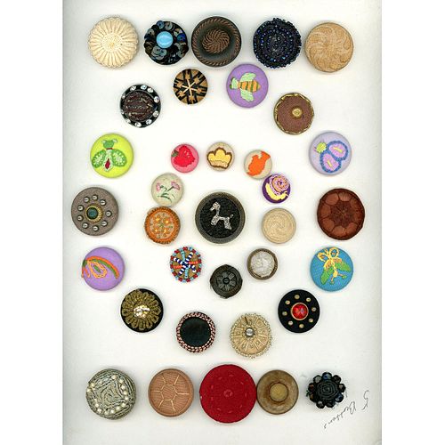 A FULL CARD OF DIVISION 1 AND 3 ASSORTED FABRIC BUTTONS