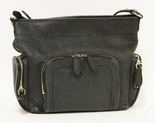 A Burberry black grainy leather shoulder handbag