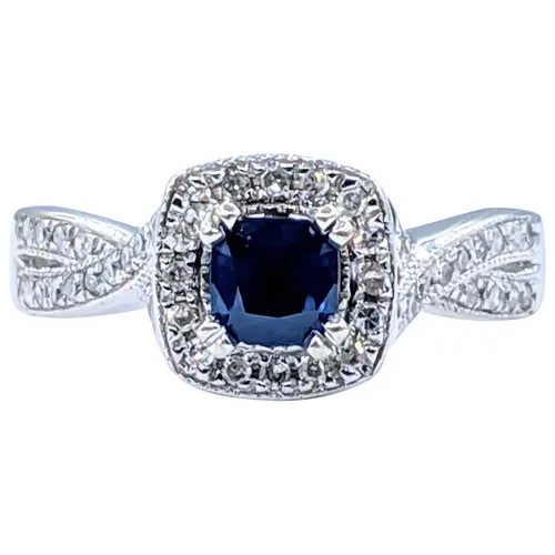 Beautiful Sapphire & Diamond Engagement Ring