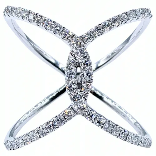 Contemporary Diamond Twist Ring