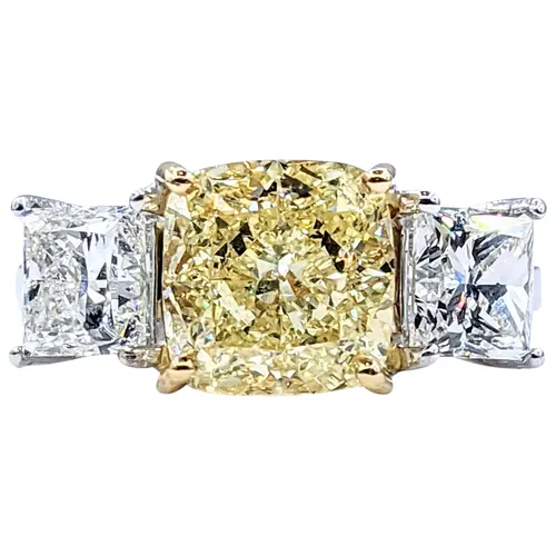 Magnificent 3.30ct Natural Fancy Yellow Diamond Ring
