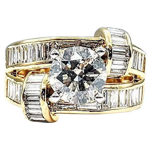 Extravagant Contemporary Diamond & 18K Gold Ring