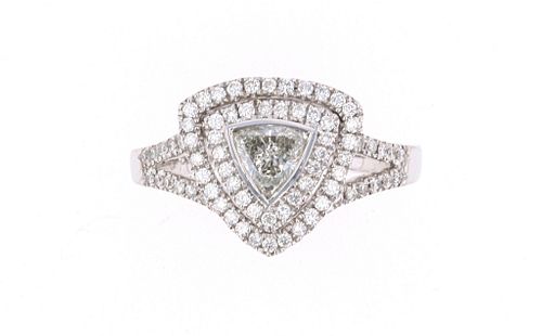 Excellent Trillion Diamond & 18k White Gold Ring