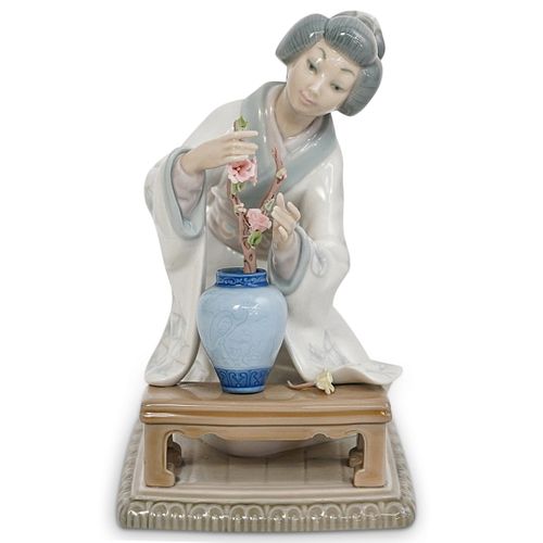 Lladro "Japanese Girl" Porcelain Figurine
