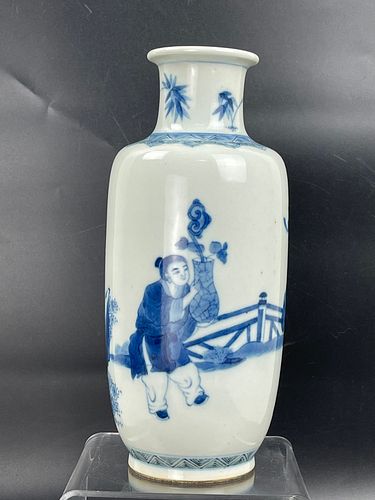 A Chinese Blue and White Porcelain Vase Marked