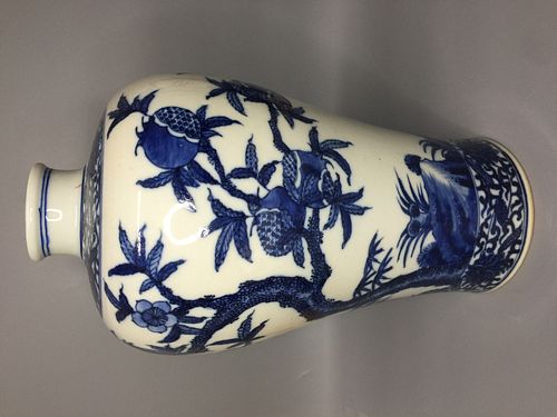 LARGE CHINESE BLUE AND WHITE HAND PAINTED MEIPING VASE ,H34CM
