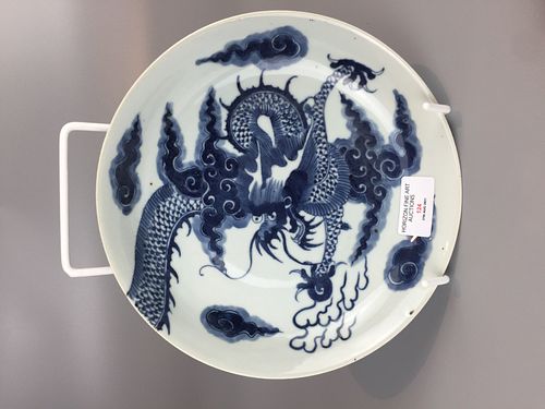 CHINESE BLUE AND WHITE PORCELAIN PLATE ,HAND PAINTED DRAGONS D21.5CM