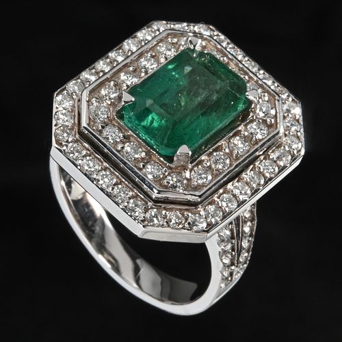 4.59 Carat emerald 14k white gold & diamond ring